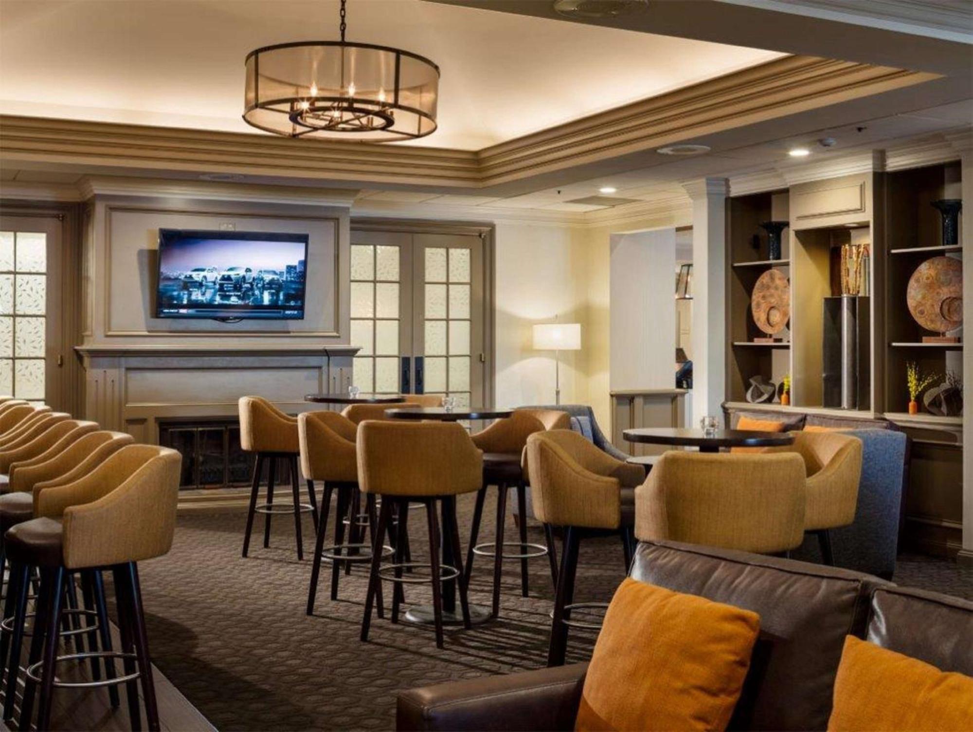 Doubletree By Hilton, Leominster Hotel Exterior foto